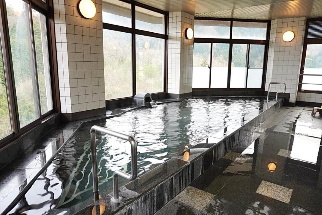 ホテル 筒賀温泉 グリーンスパつつが Akiota エクステリア 写真